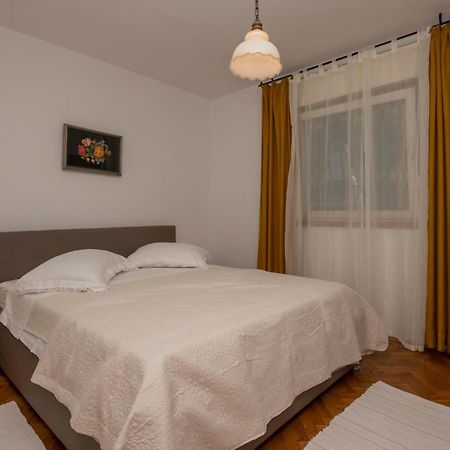Nice Apartment In Tucepi With Wifi Exteriör bild