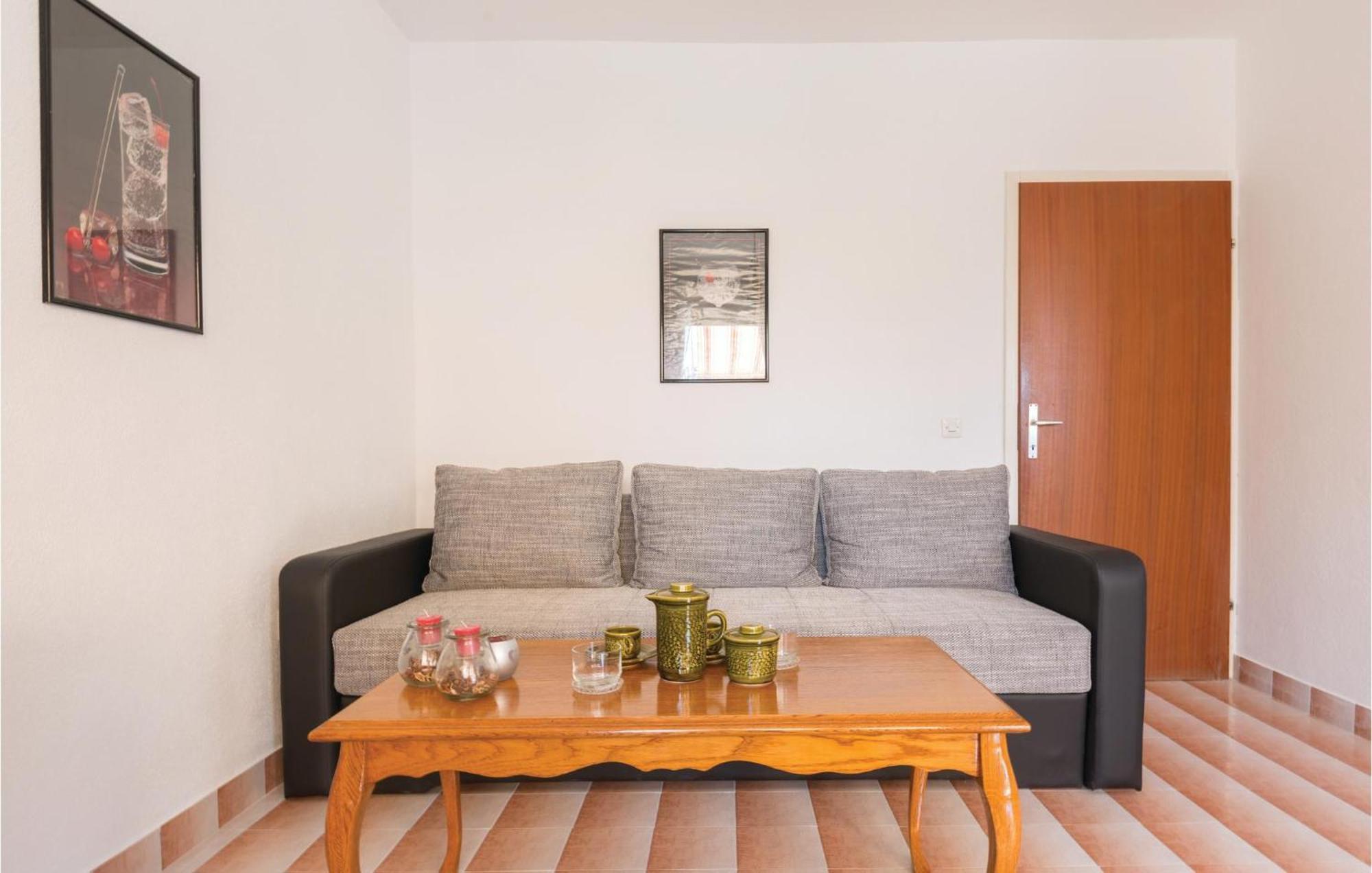 Nice Apartment In Tucepi With Wifi Exteriör bild